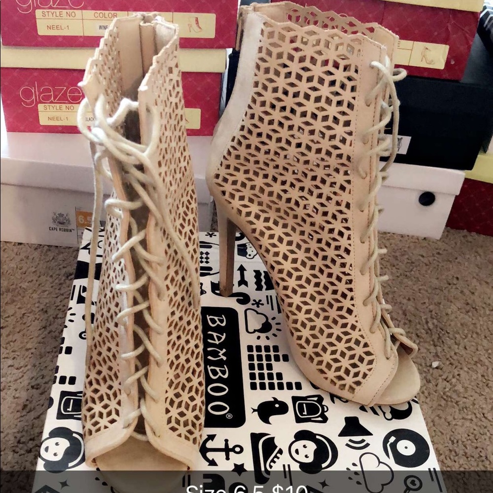 Heels - Picture 2 of 2